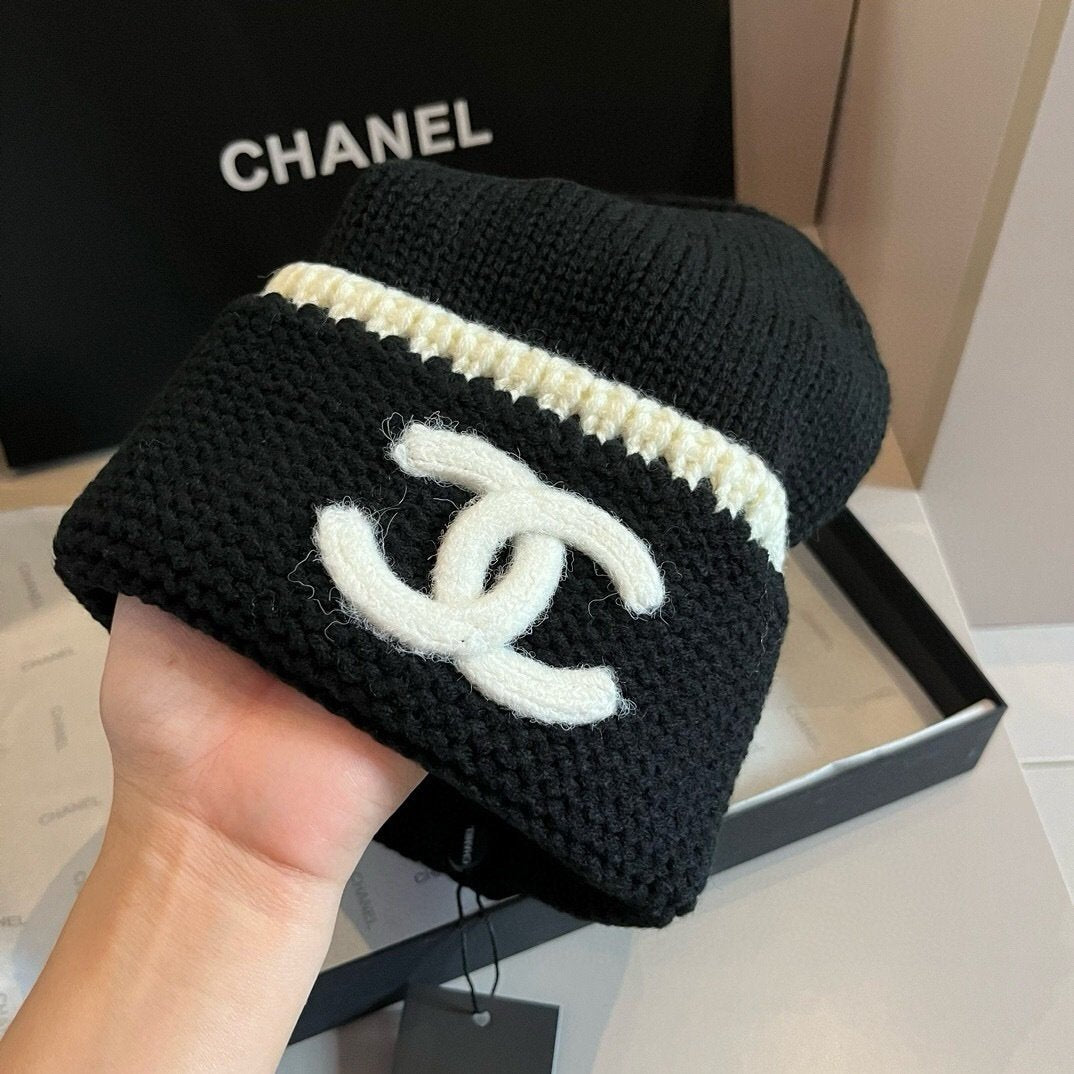 Chanel CASHMERE CC Logo Beanie