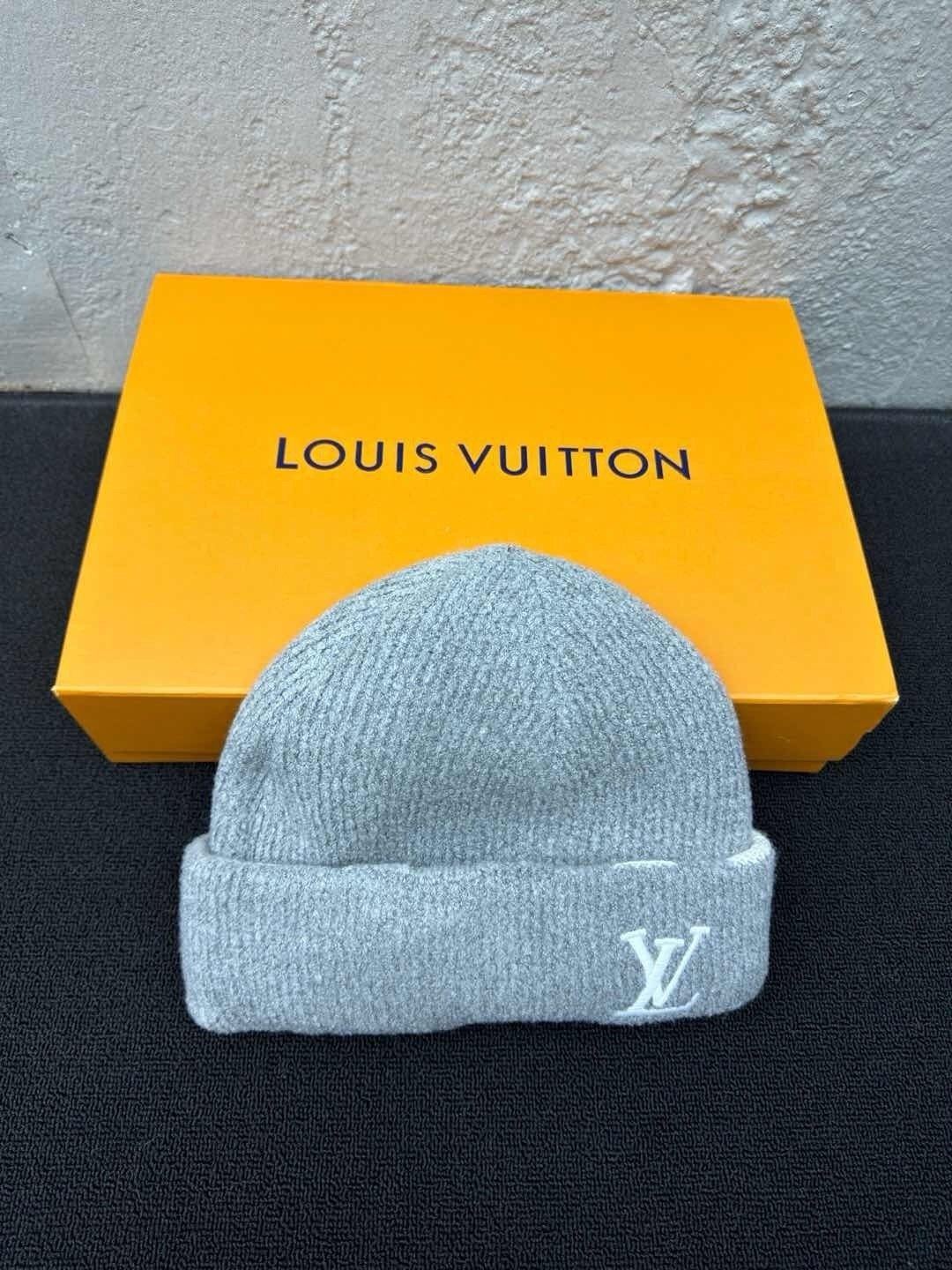 Louis Vuitton Crush Damouflage Pearls Beanie