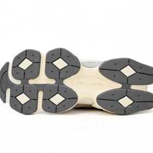 New Balance 9060 Driftwood Beige