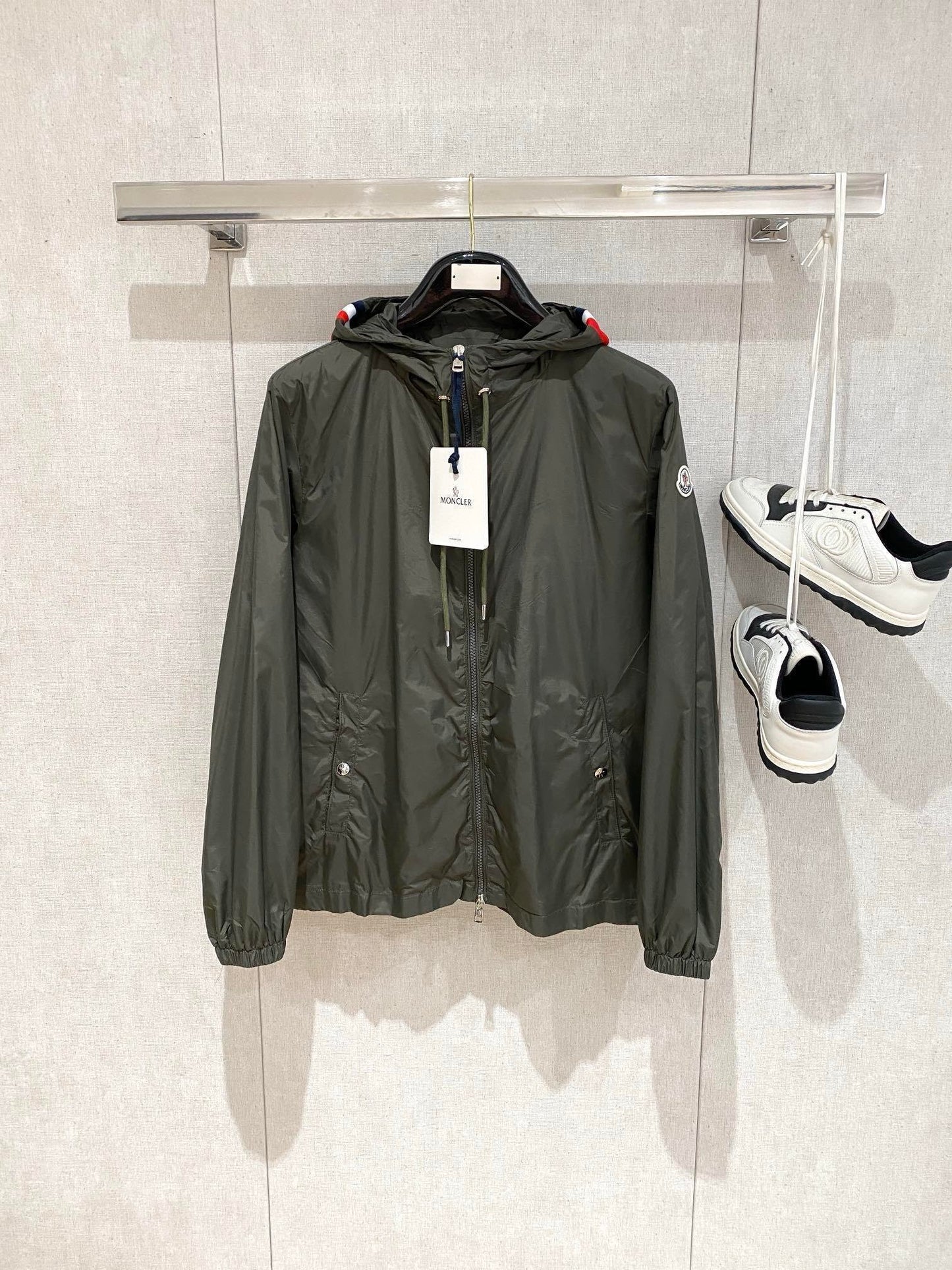 Moncler Grimpeurs Windbreaker Jacket In Green