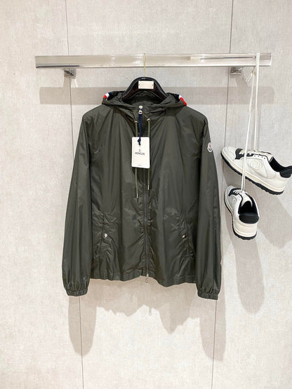 Moncler Grimpeurs Windbreaker Jacket In Green