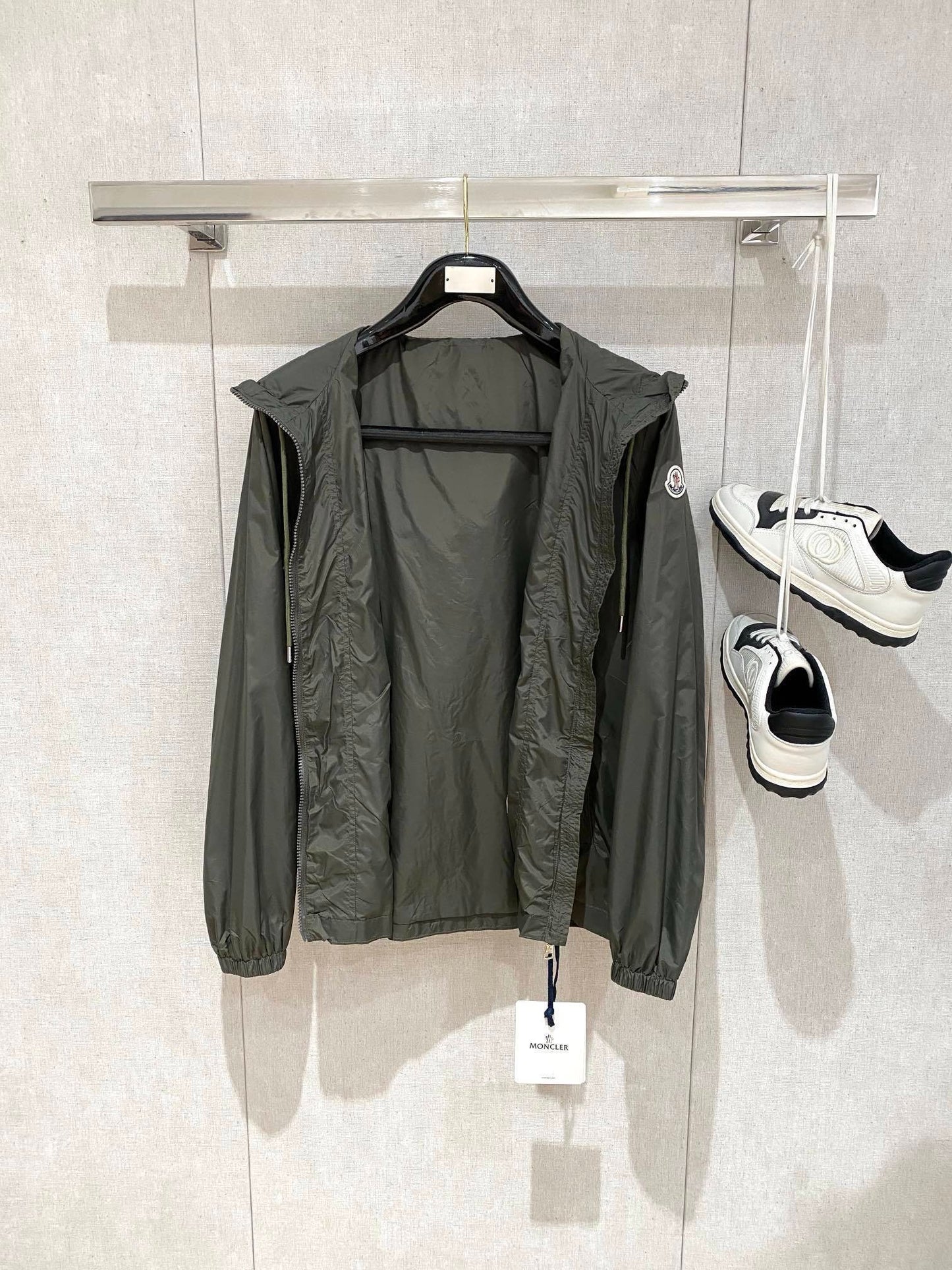 Moncler Grimpeurs Windbreaker Jacket In Green