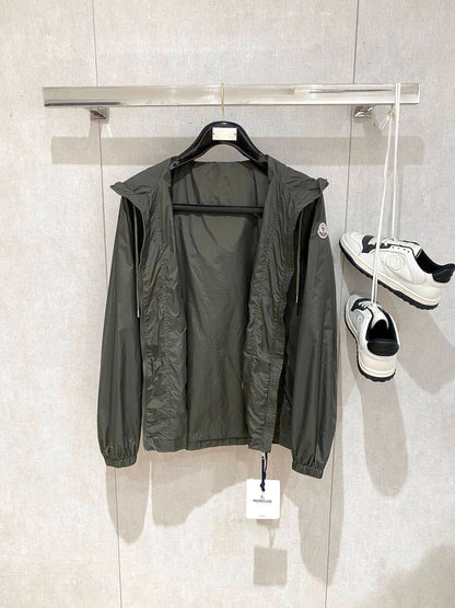 Moncler Grimpeurs Windbreaker Jacket In Green