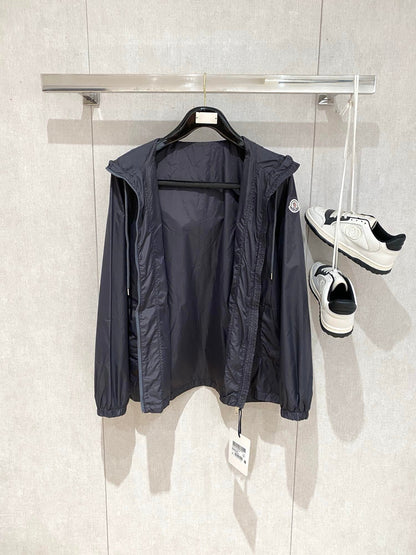 Moncler Grimpeurs Windbreaker Jacket In Grey