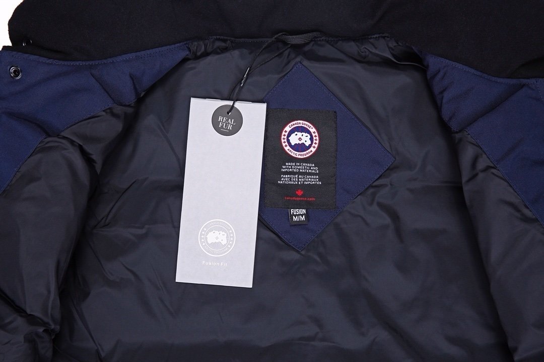 Canada Goose Freestyle Down Bodywarmer In Navy Blue