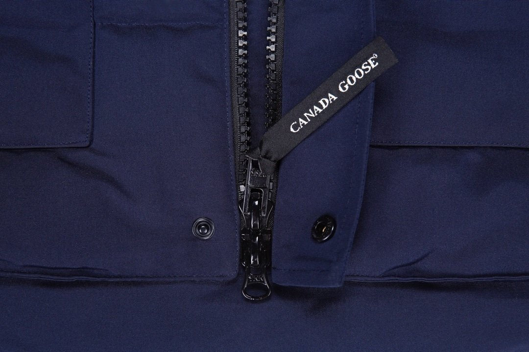 Canada Goose Freestyle Down Bodywarmer In Navy Blue