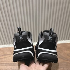 Louis Vuitton Runner Tatic Black White